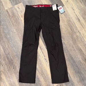 Wrangler Men's Black Outdoor Straight Fit Cargo Pants Size 33x30